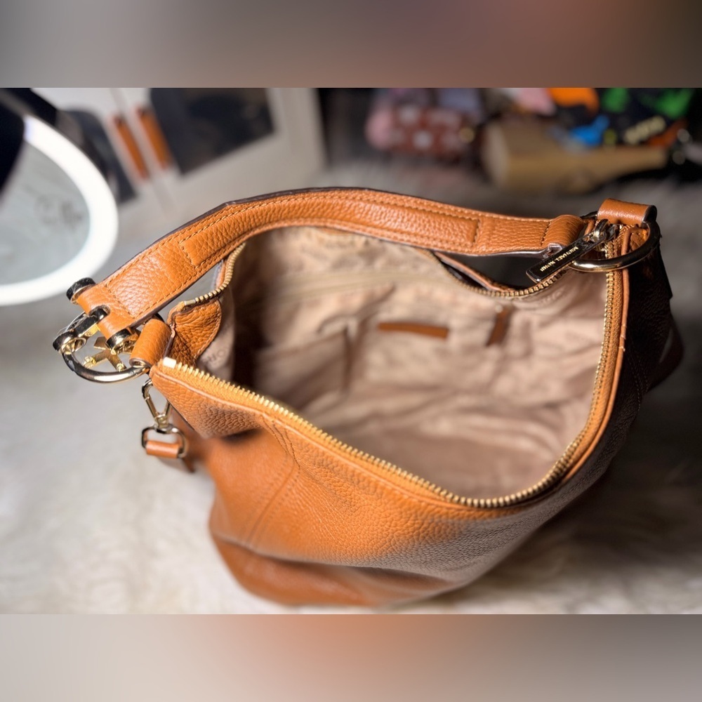 Michael Kors Brown Leather Hobo Bag and Wallet - Picture 4 of 11